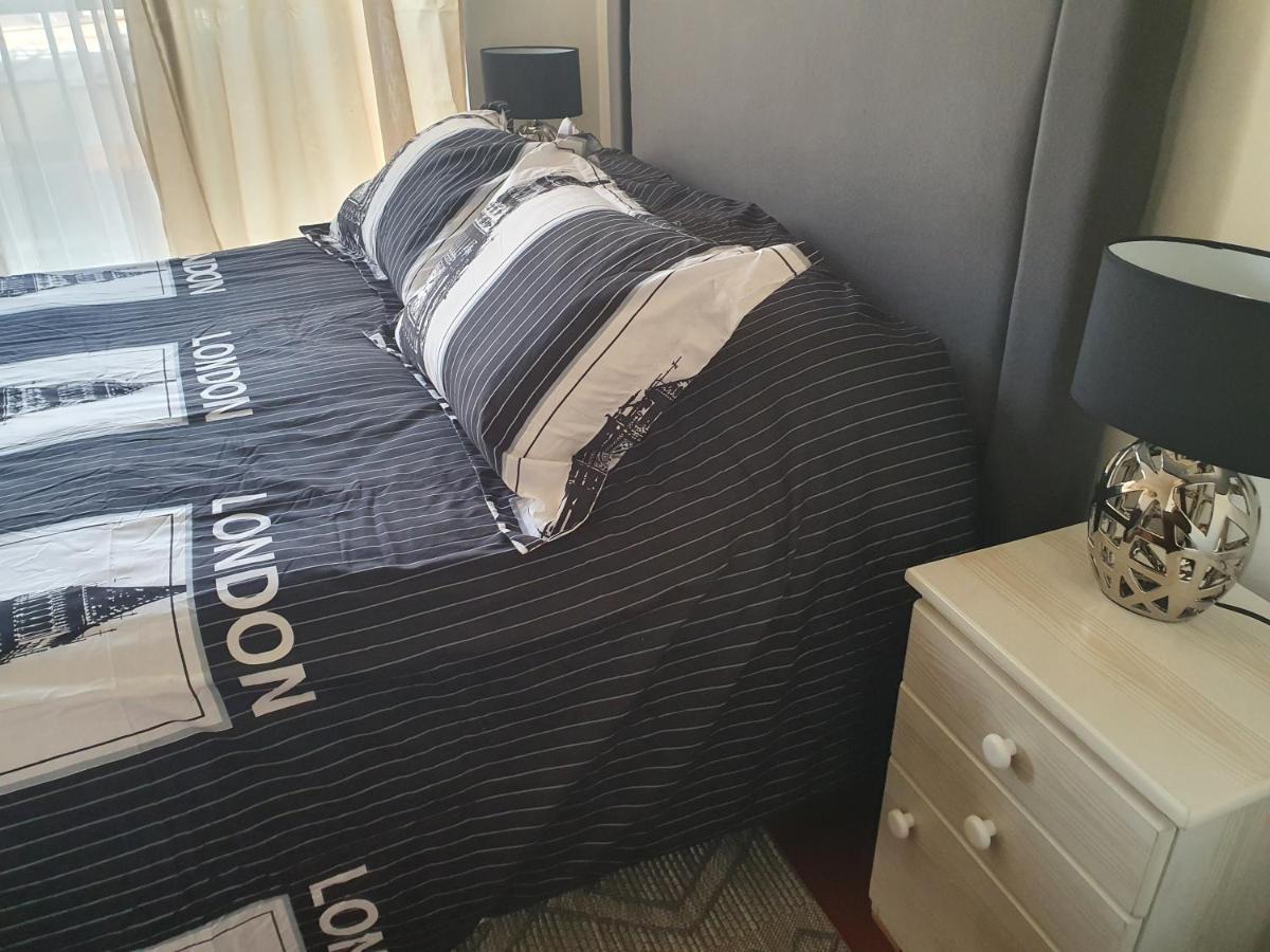 Apartamento Depto 707 Excelente Ubicacion Metro Sta Lucia, Barrio Paris Londres Centro Santiago